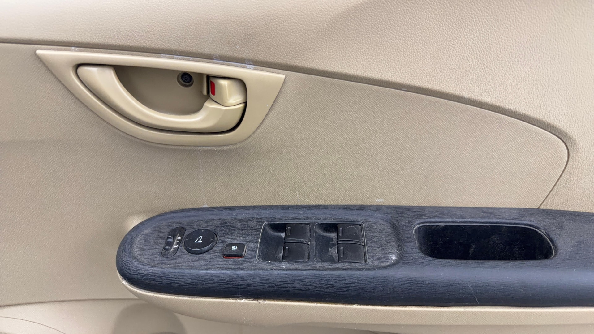 View 2014 Honda Amaze E MT Petrol BS IV Image 32 Used 2014 Honda Amaze E MT Petrol BS IV Image 32