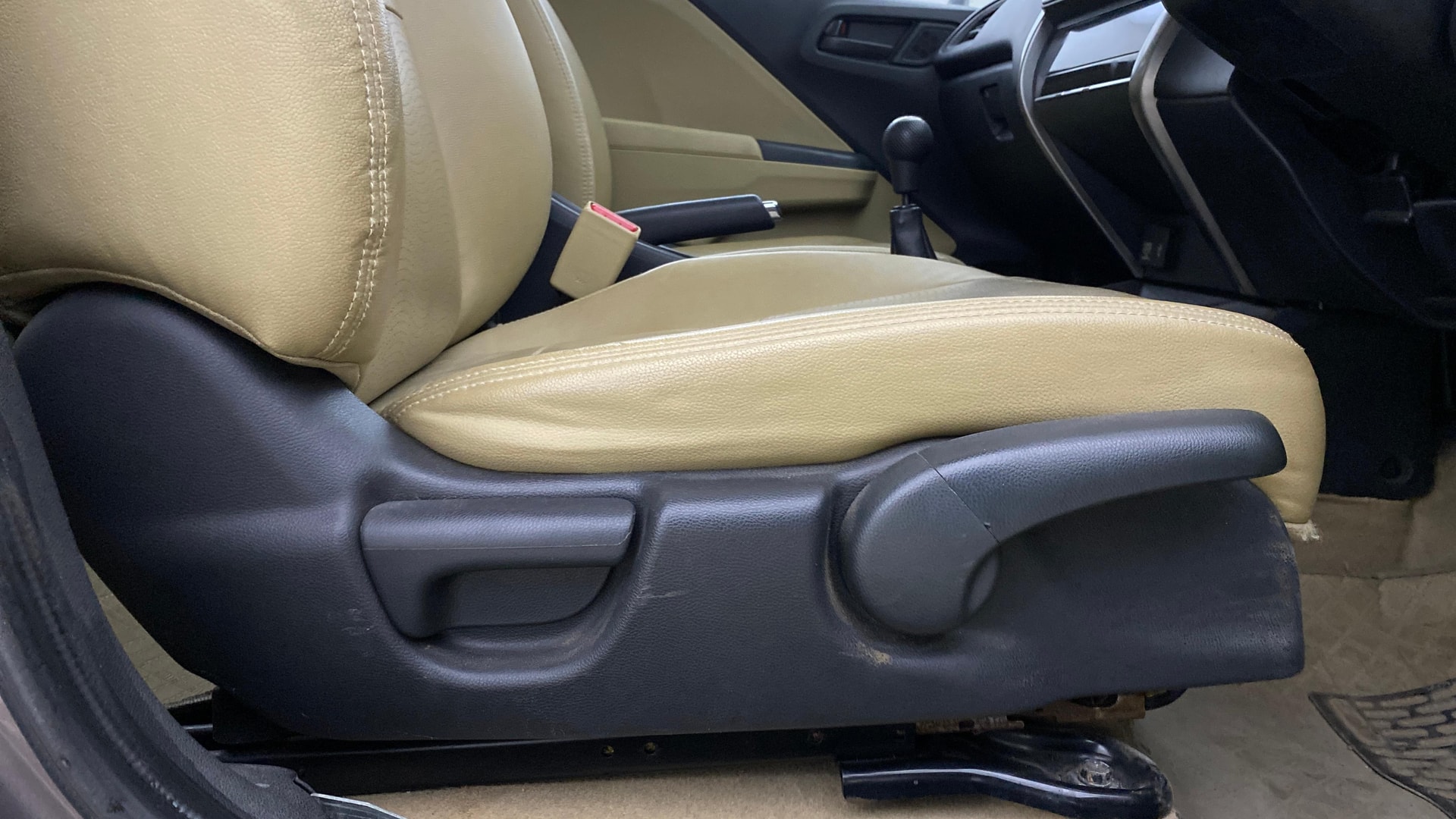 View 2014 Honda City ZX MT Diesel Anniversary Edition Image 19 Used 2014 Honda City ZX MT Diesel Anniversary Edition Image 19