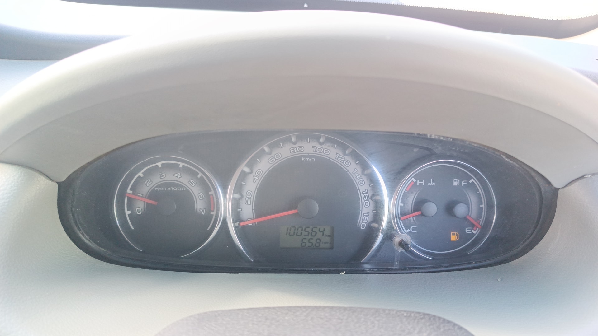 View 2016 Mahindra NuvoSport N8 Image 21 Used 2016 Mahindra NuvoSport N8 Image 21
