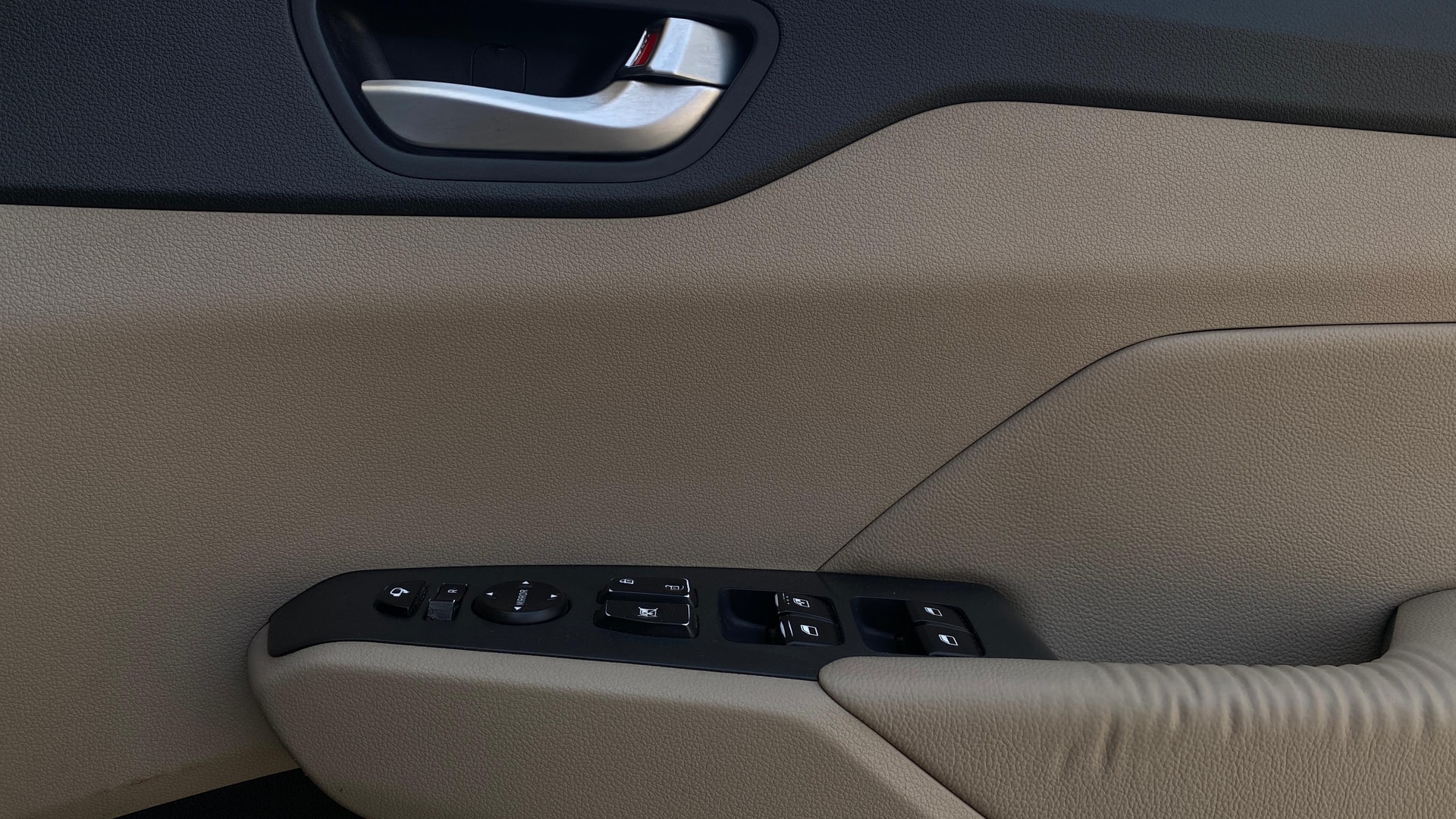 View 2018 Hyundai Verna 1.6 VTVT SX (O) AT Image 35 Used 2018 Hyundai Verna 1.6 VTVT SX (O) AT Image 35