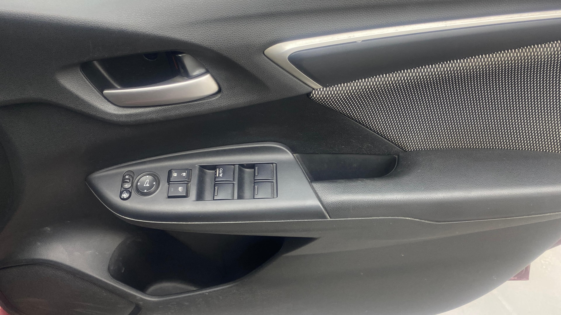 View 2017 Honda WR-V S MT Diesel Edge Edition Image 34 Used 2017 Honda WR-V S MT Diesel Edge Edition Image 34