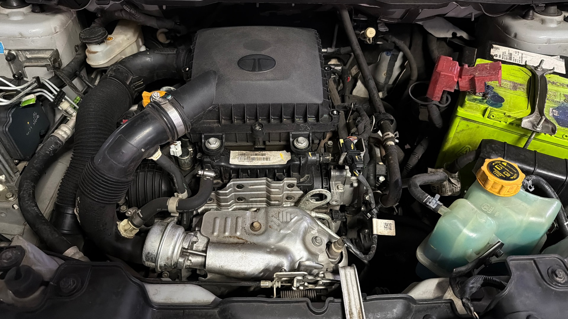 View 2025 Tata Curvv Smart 1.2 Revotron Petrol 6MT Image 45 Used 2025 Tata Curvv Smart 1.2 Revotron Petrol 6MT Image 45