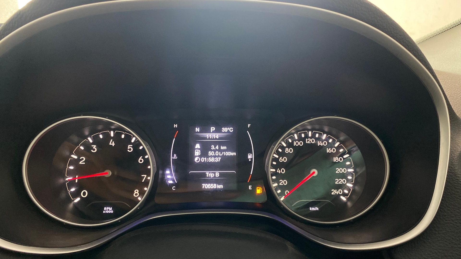 View 2018 Jeep Compass Limited 1.4 Multi AIR Petrol DDCT AT BS IV Image 35 Used 2018 Jeep Compass Limited 1.4 Multi AIR Petrol DDCT AT BS IV Image 35