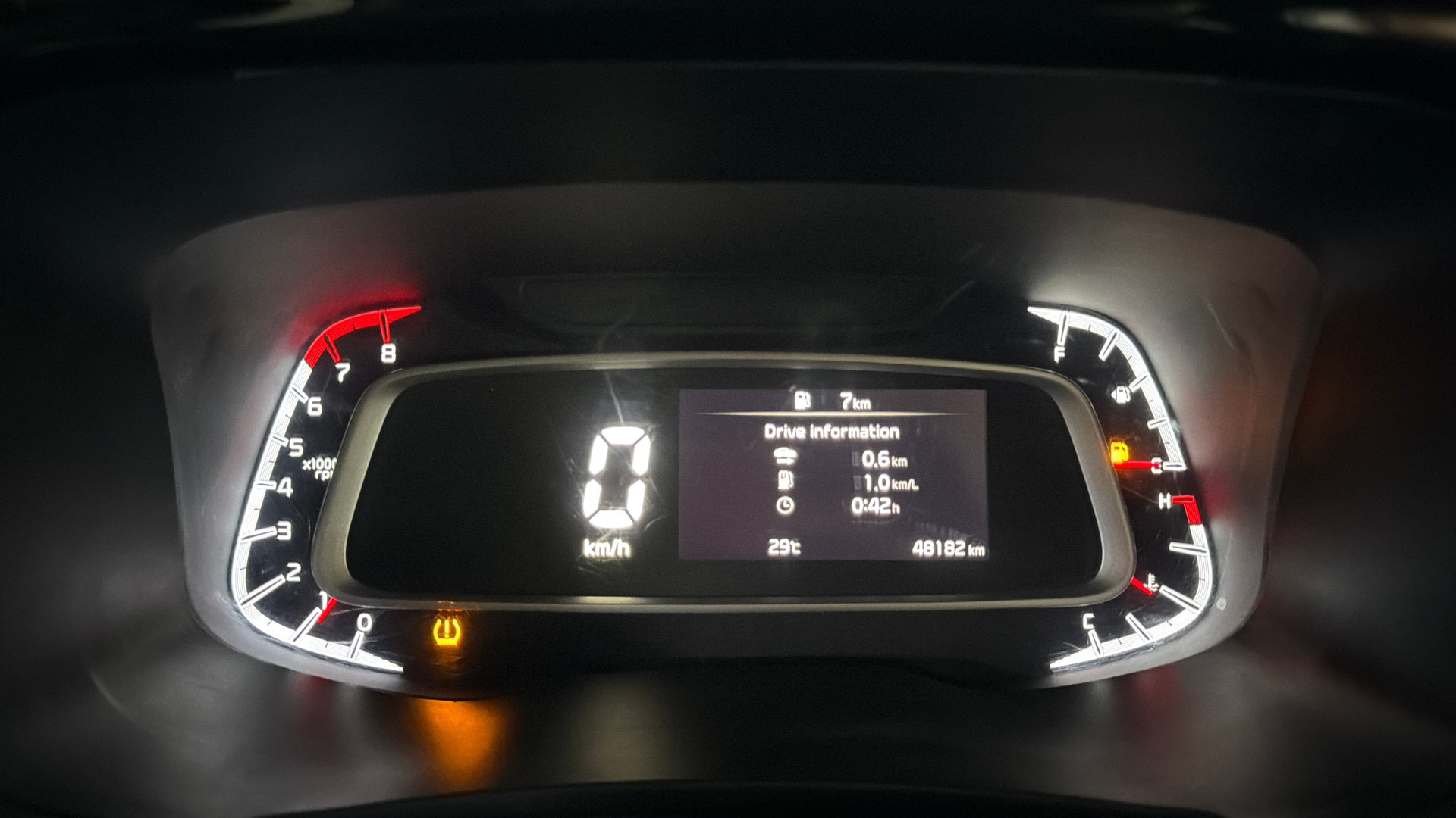 View 2024 Kia Sonet HTE Petrol Image 34 Used 2024 Kia Sonet HTE Petrol Image 34