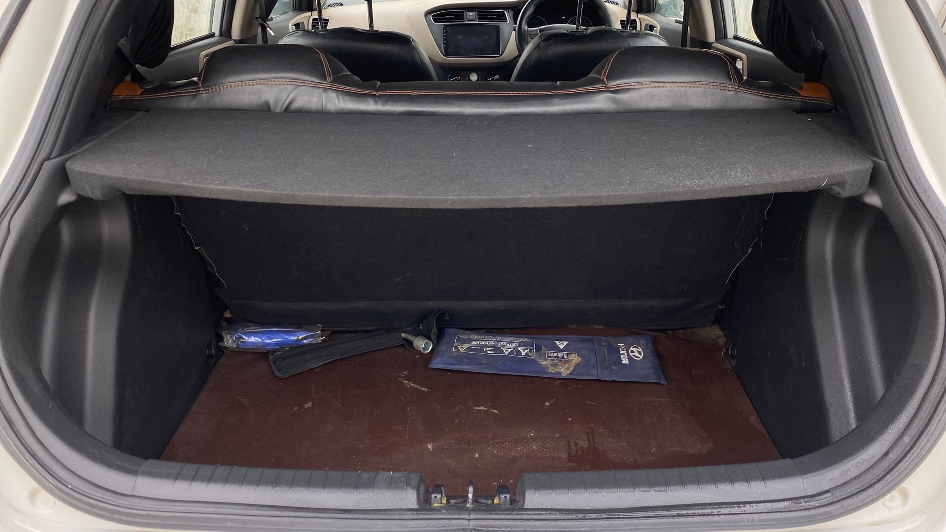 View 2019 Hyundai Elite i20 1.2 Magna Plus Petrol BS IV Image 10 Used 2019 Hyundai Elite i20 1.2 Magna Plus Petrol BS IV Image 10