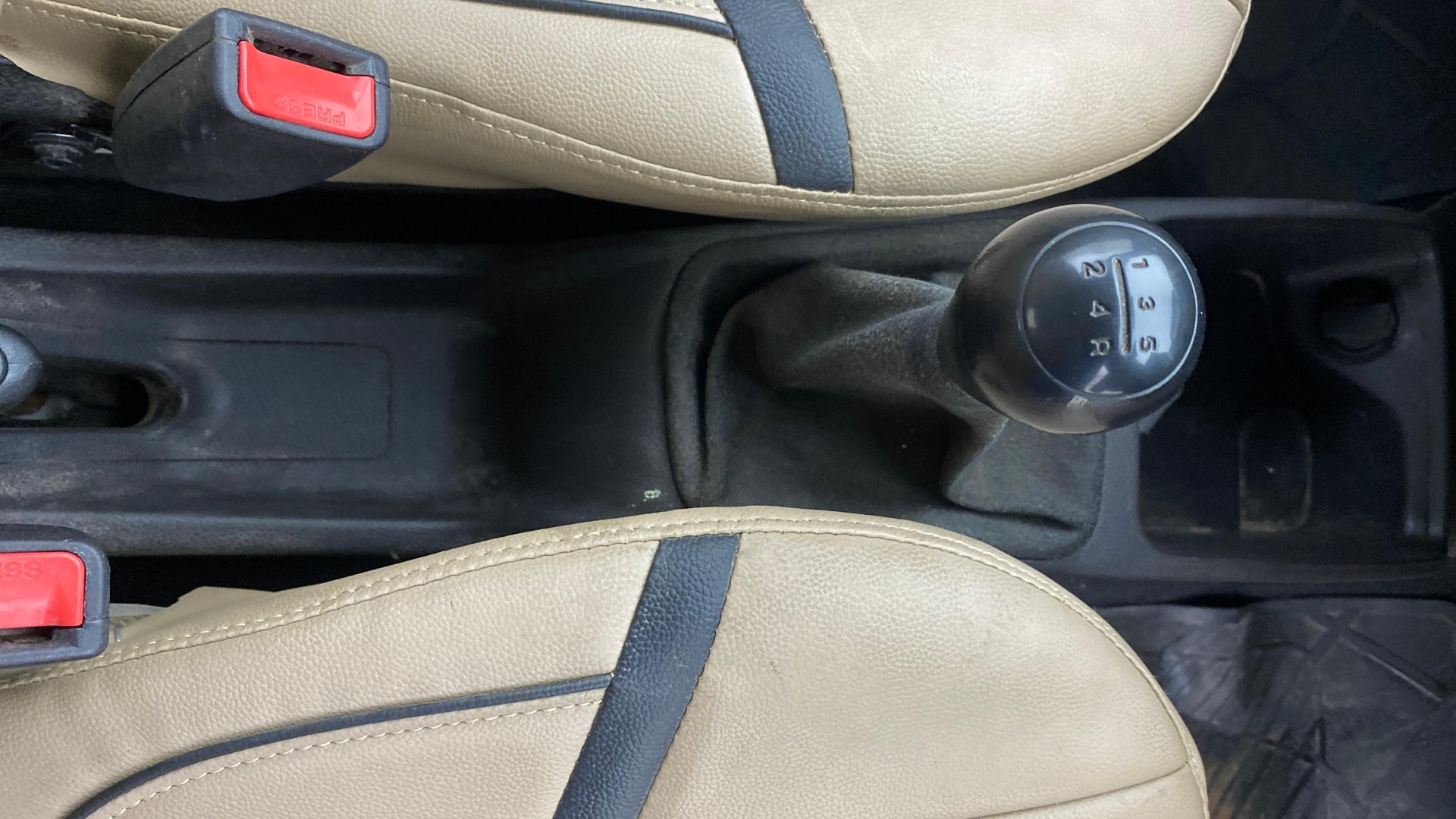 View 2013 Hyundai EON Era Plus Image 37 Used 2013 Hyundai EON Era Plus Image 37