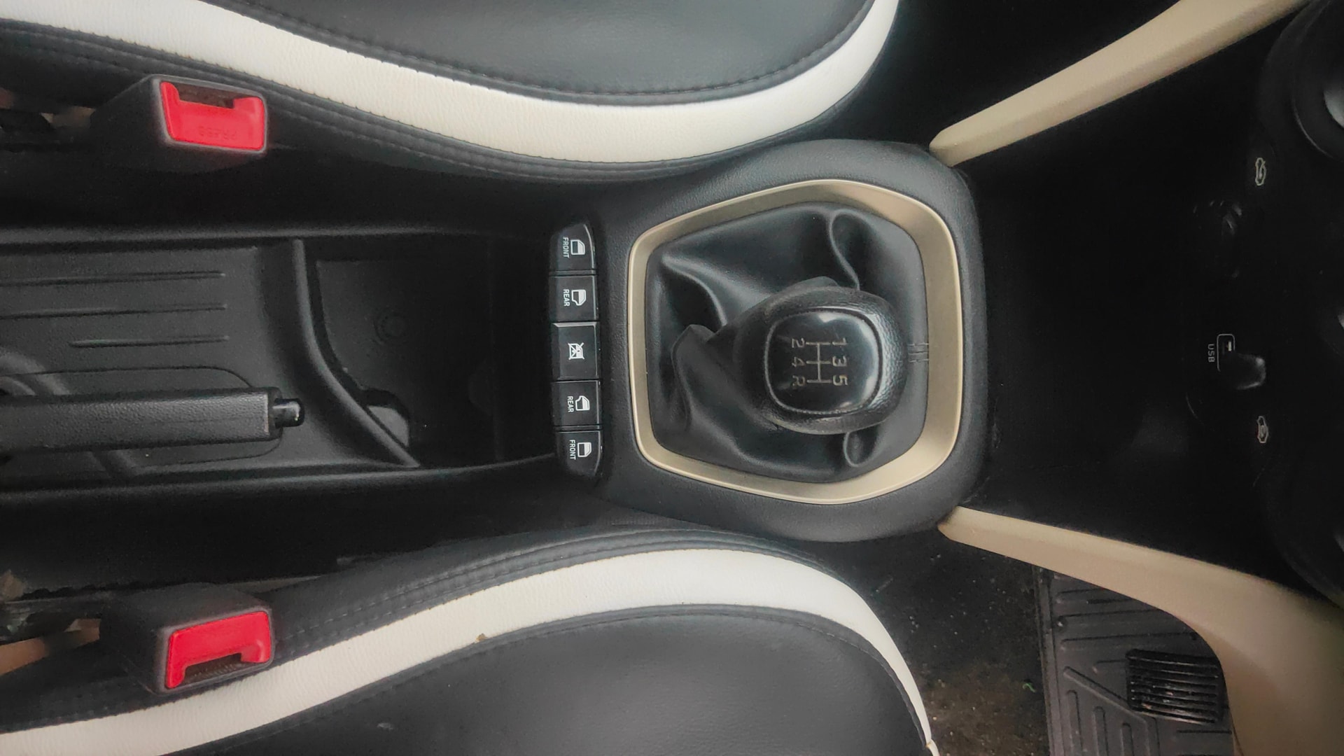 View 2019 Hyundai New Santro D-Lite Petrol Image 39 Used 2019 Hyundai New Santro D-Lite Petrol Image 39