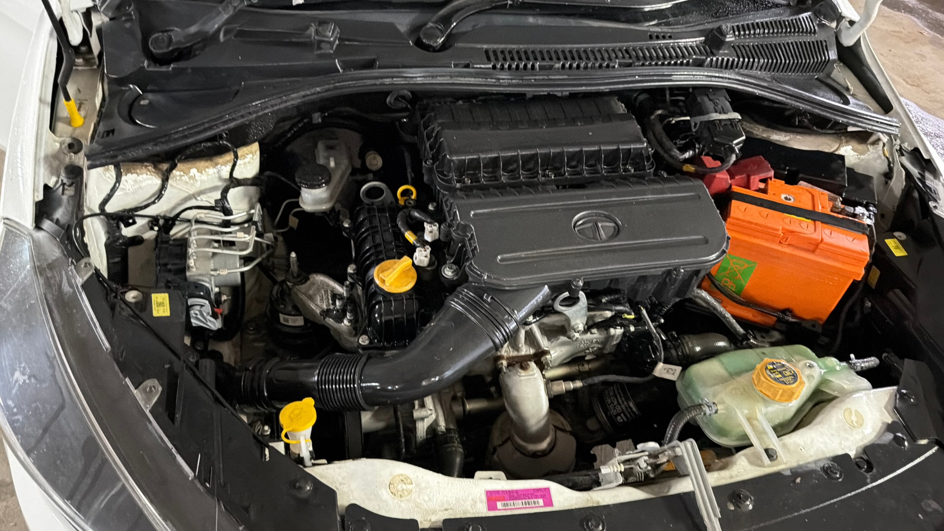View 2022 Tata Tigor XE Diesel Image 3 Used 2022 Tata Tigor XE Diesel Image 3