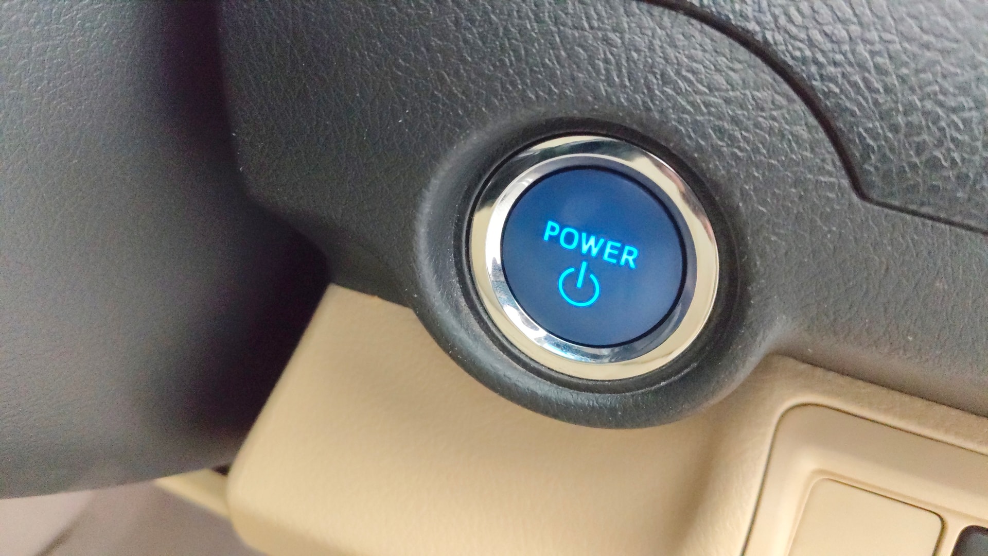 View 2016 Toyota Camry Hybrid Image 39 Used 2016 Toyota Camry Hybrid Image 39