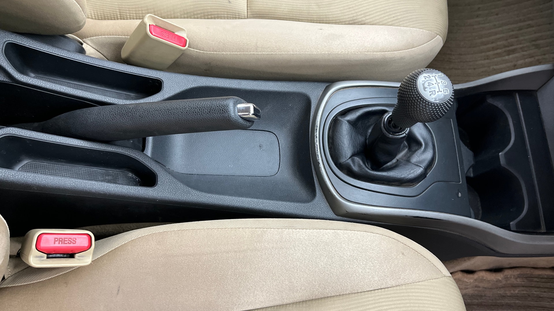 View 2016 Honda City ZX MT Diesel Anniversary Edition Image 39 Used 2016 Honda City ZX MT Diesel Anniversary Edition Image 39
