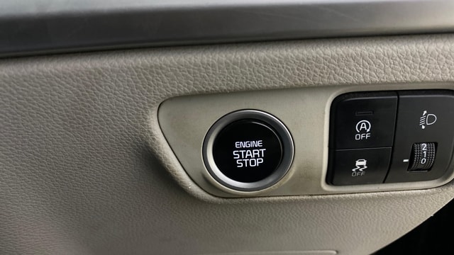 View Kia Carens Image 35 Used Kia Carens Image 35