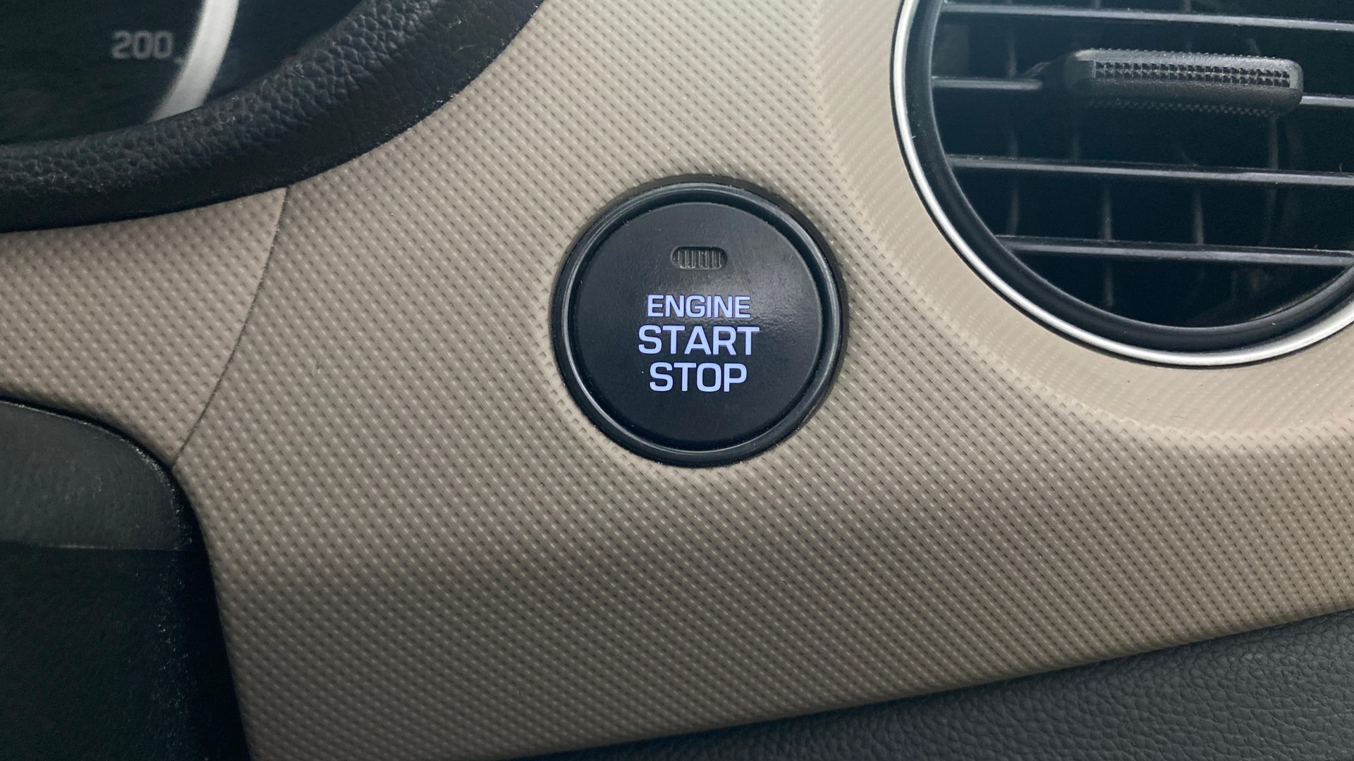 View 2013 Hyundai Grand i10 1.2 Asta Petrol Image 33 Used 2013 Hyundai Grand i10 1.2 Asta Petrol Image 33