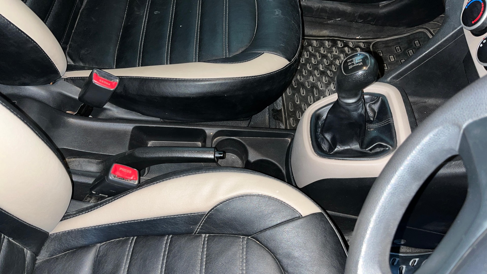 View 2015 Hyundai Grand i10 Magna 1.2 Kappa VTVT Image 37 Used 2015 Hyundai Grand i10 Magna 1.2 Kappa VTVT Image 37
