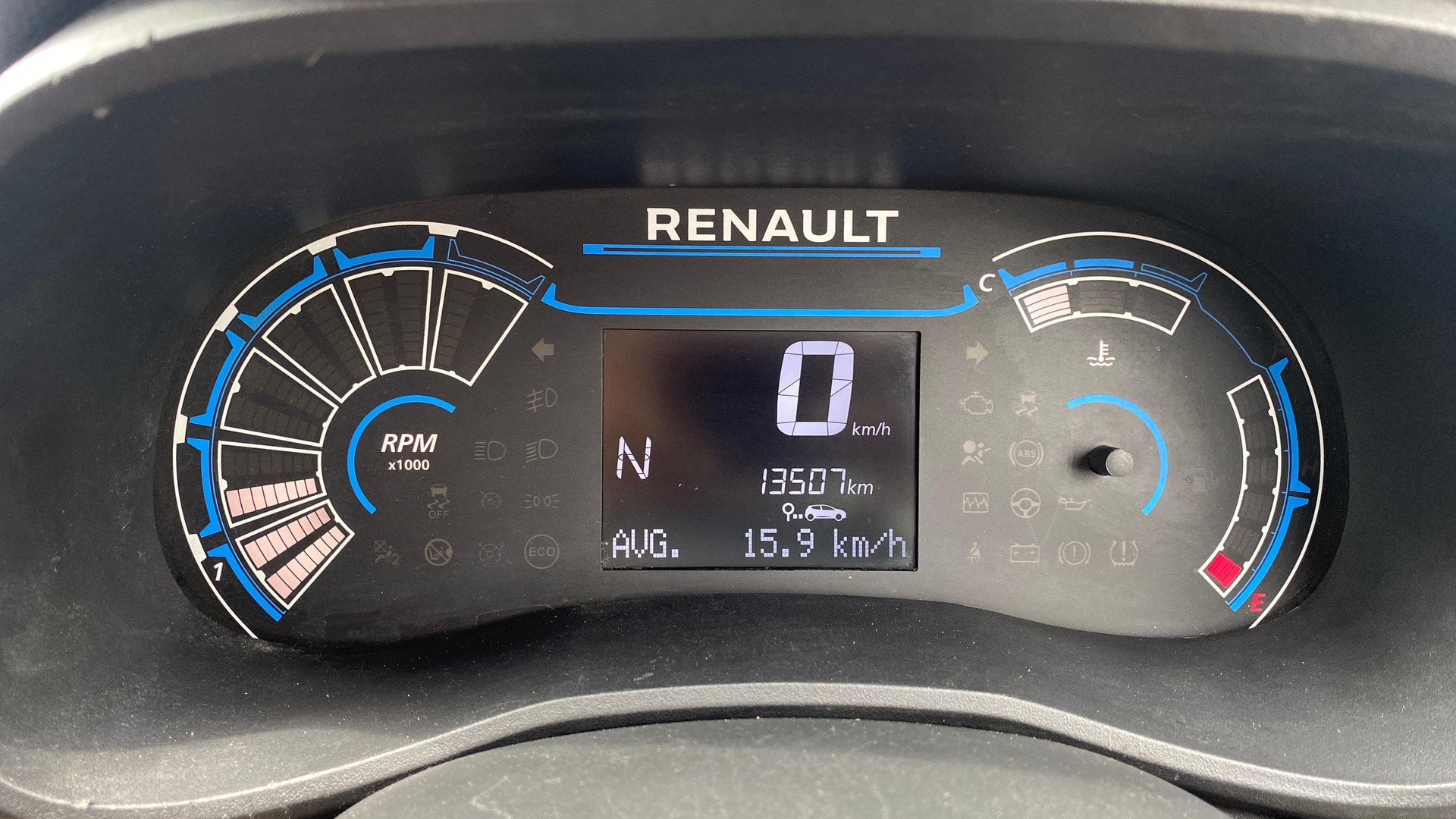 View 2023 Renault Kwid RXL 1.0 BS IV Image 35 Used 2023 Renault Kwid RXL 1.0 BS IV Image 35