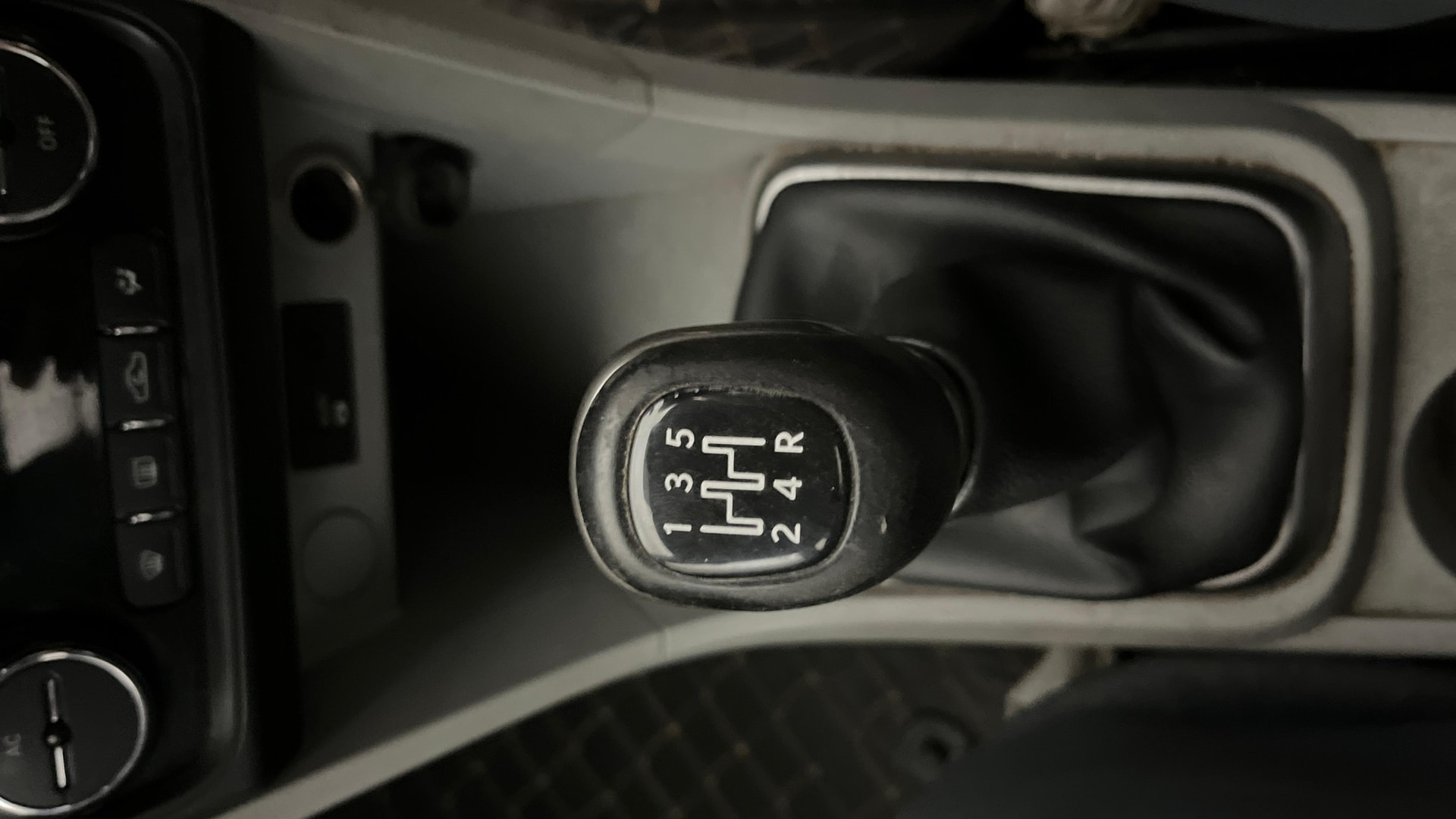 View 2021 Tata Tigor XE Diesel Image 40 Used 2021 Tata Tigor XE Diesel Image 40