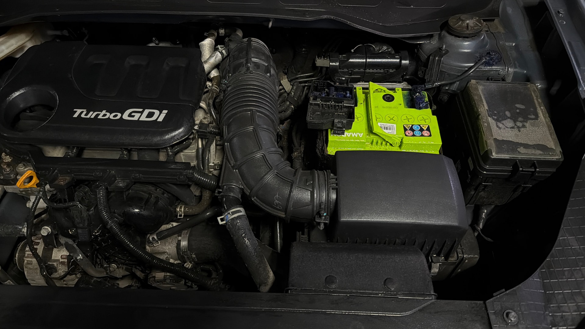 View 2019 Hyundai Venue SX Plus 1.0 Petrol AT Dual Tone Image 14 Used 2019 Hyundai Venue SX Plus 1.0 Petrol AT Dual Tone Image 14