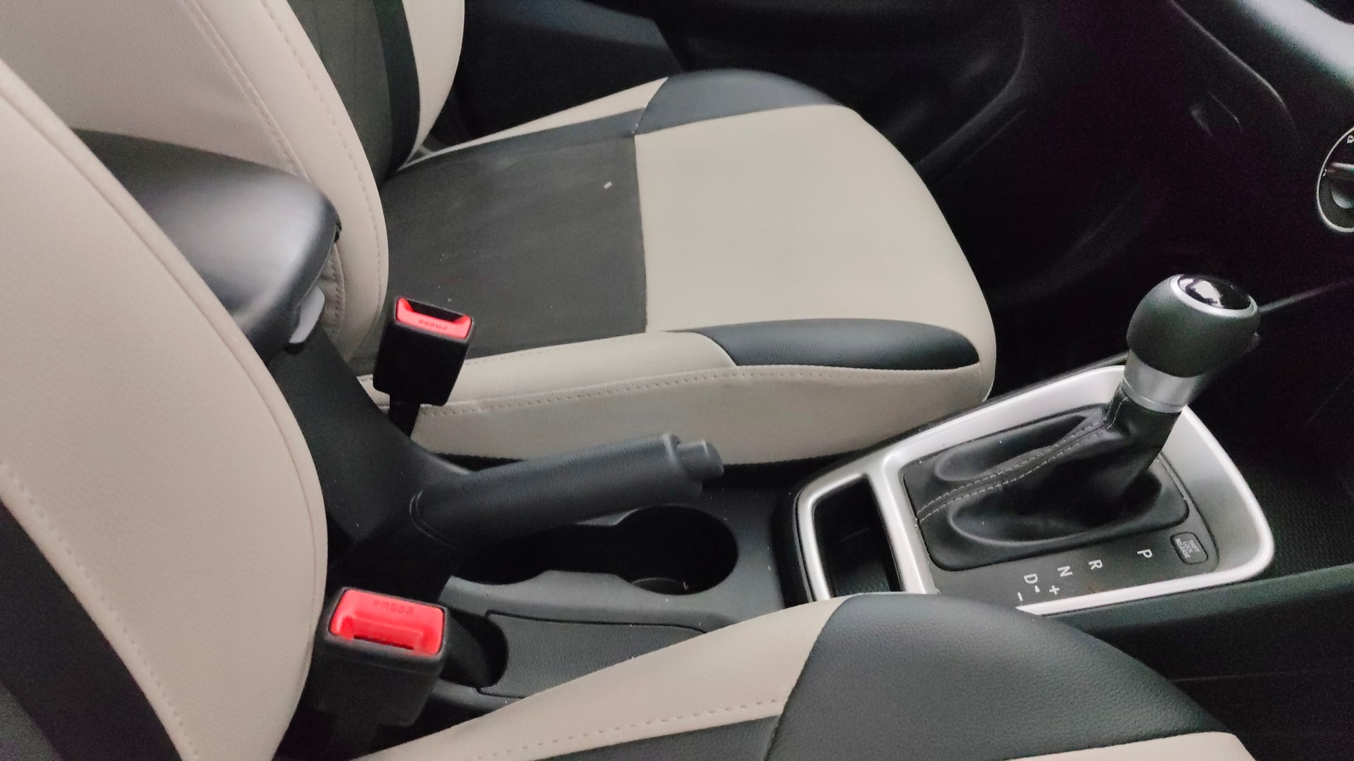 View 2020 Hyundai Venue S 1.0 Petrol AT Image 37 Used 2020 Hyundai Venue S 1.0 Petrol AT Image 37