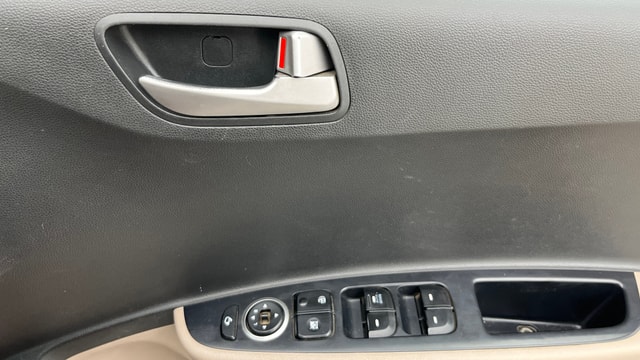 View Hyundai Grand i10 Image 32 Used Hyundai Grand i10 Image 32