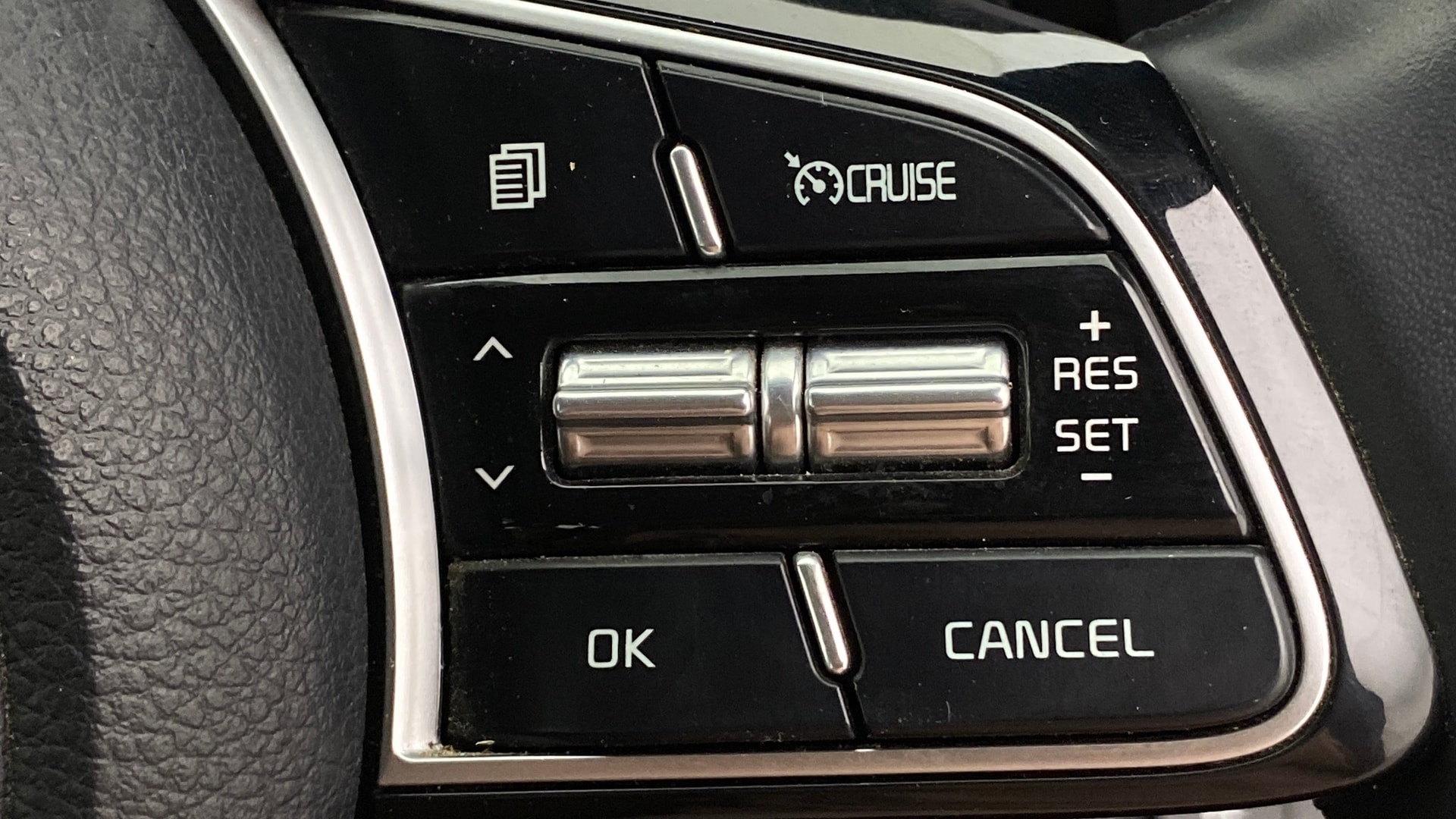 View 2022 Kia Seltos HTX Plus Diesel Image 3 Used 2022 Kia Seltos HTX Plus Diesel Image 3