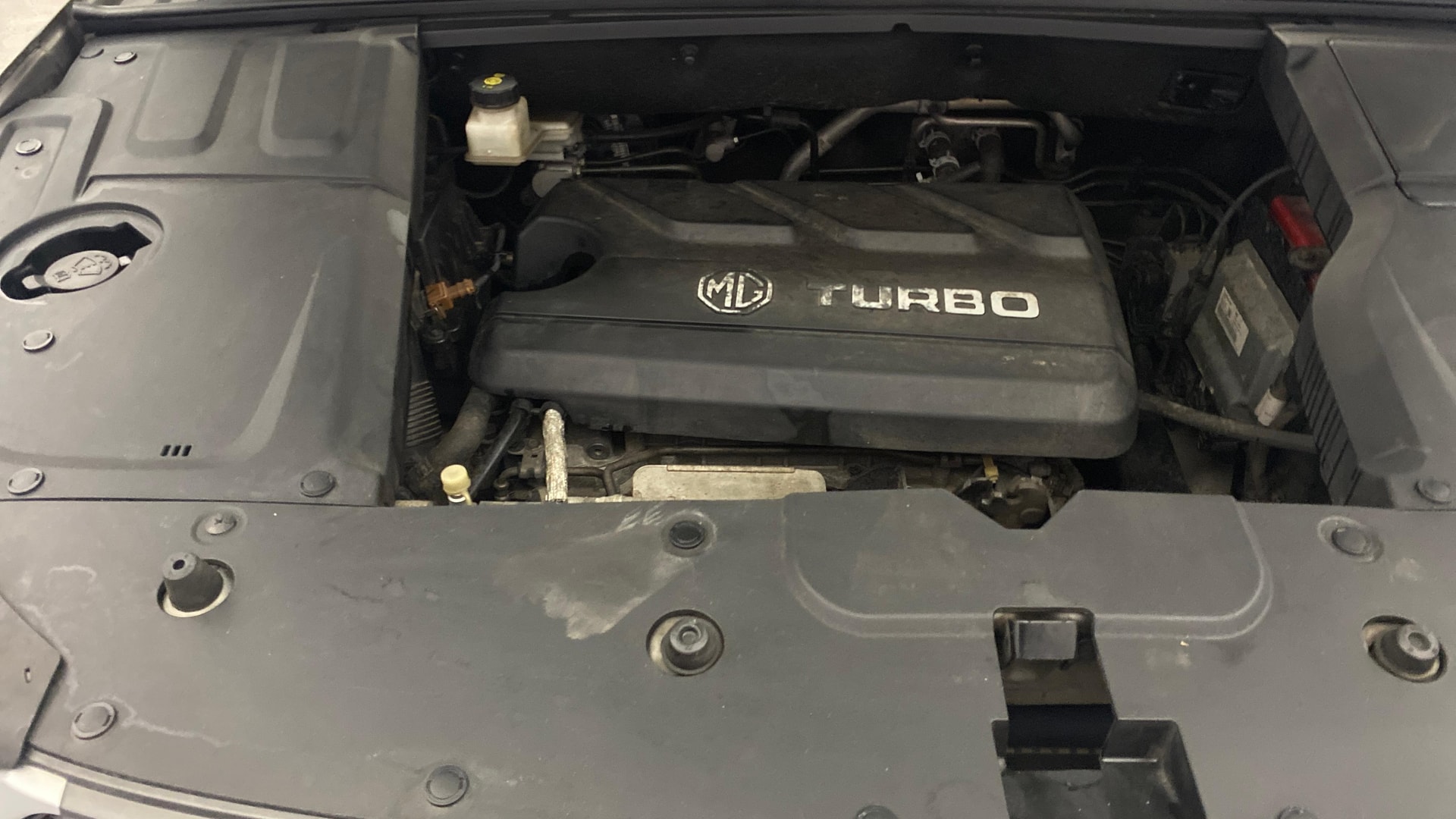 View 2019 MG Hector Super Petrol BS IV Image 3 Used 2019 MG Hector Super Petrol BS IV Image 3