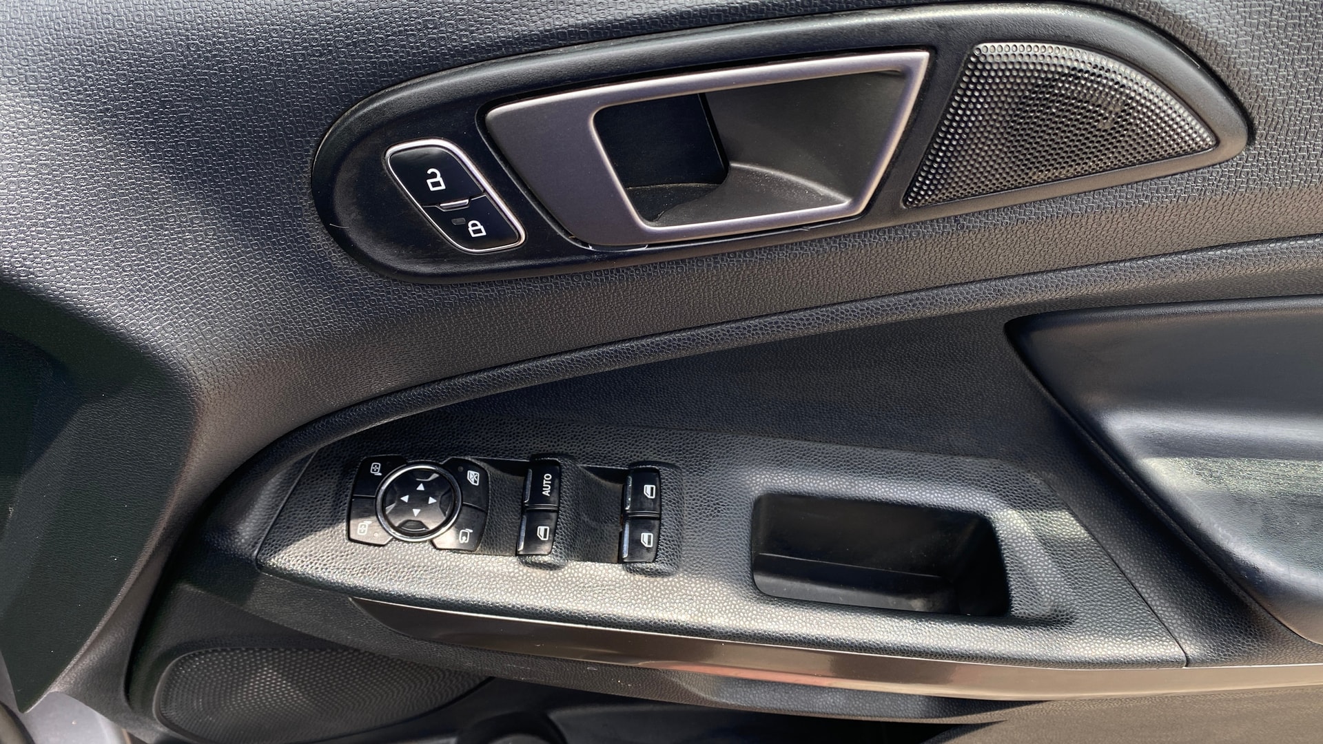 View 2019 Ford EcoSport 1.5 TDCi Diesel Ambiente BS IV Image 33 Used 2019 Ford EcoSport 1.5 TDCi Diesel Ambiente BS IV Image 33