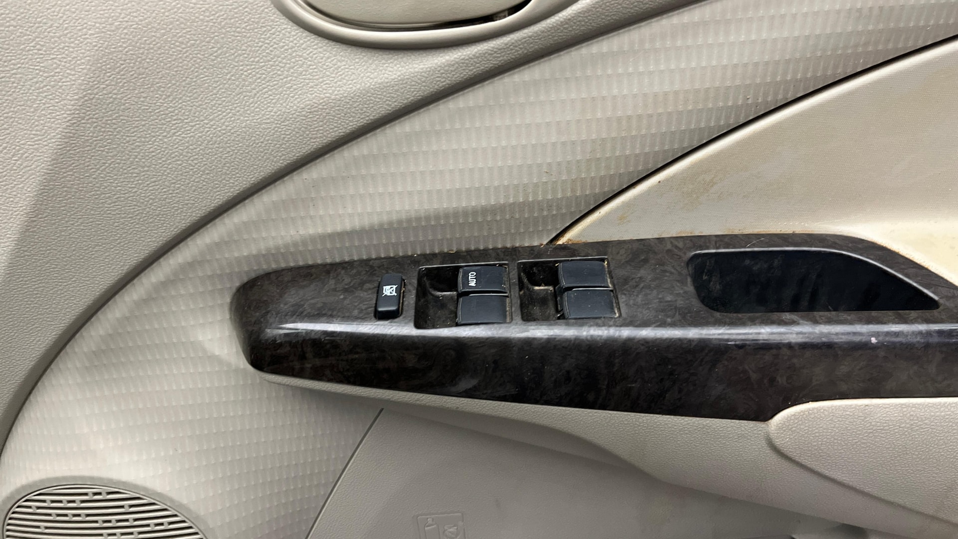 View 2015 Toyota Etios VX Image 32 Used 2015 Toyota Etios VX Image 32
