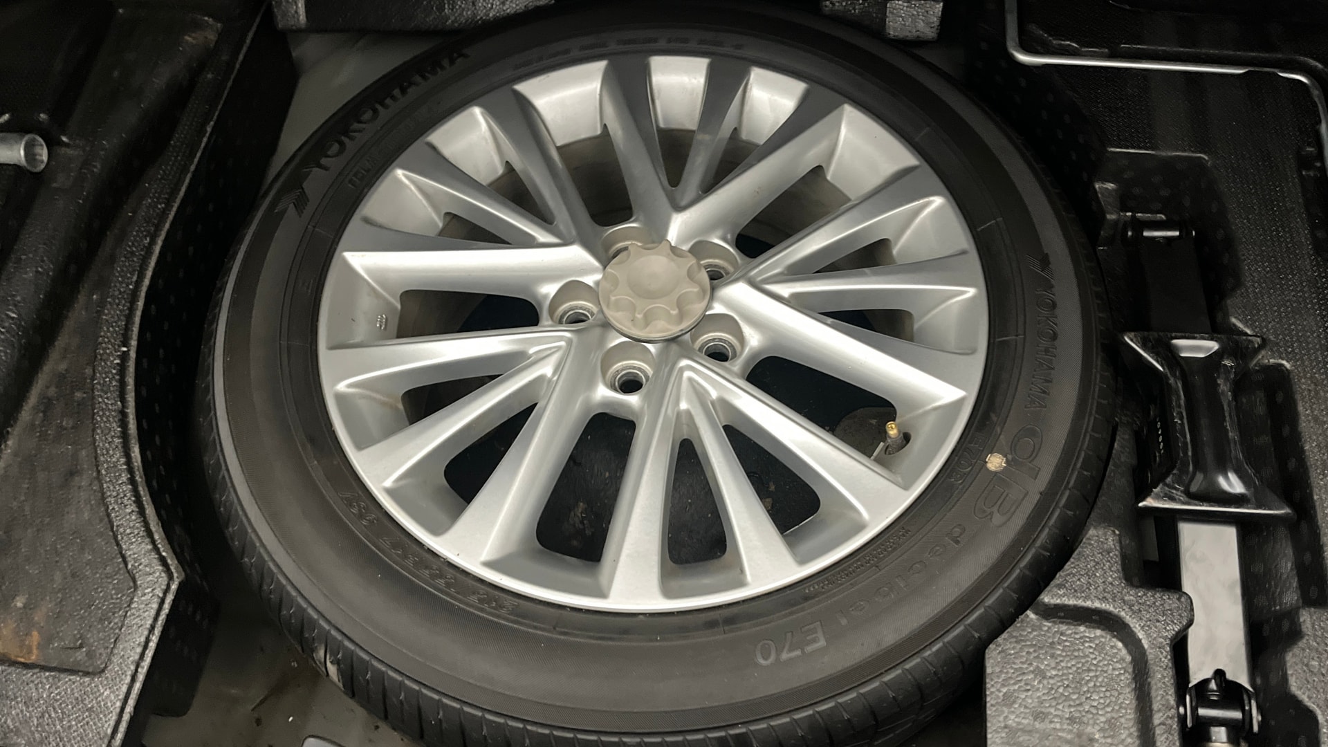 View 2015 Toyota Camry Hybrid Image 25 Used 2015 Toyota Camry Hybrid Image 25
