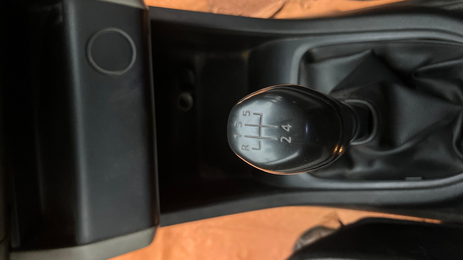 View 2021 Renault Triber RXE Image 38 Used 2021 Renault Triber RXE Image 38