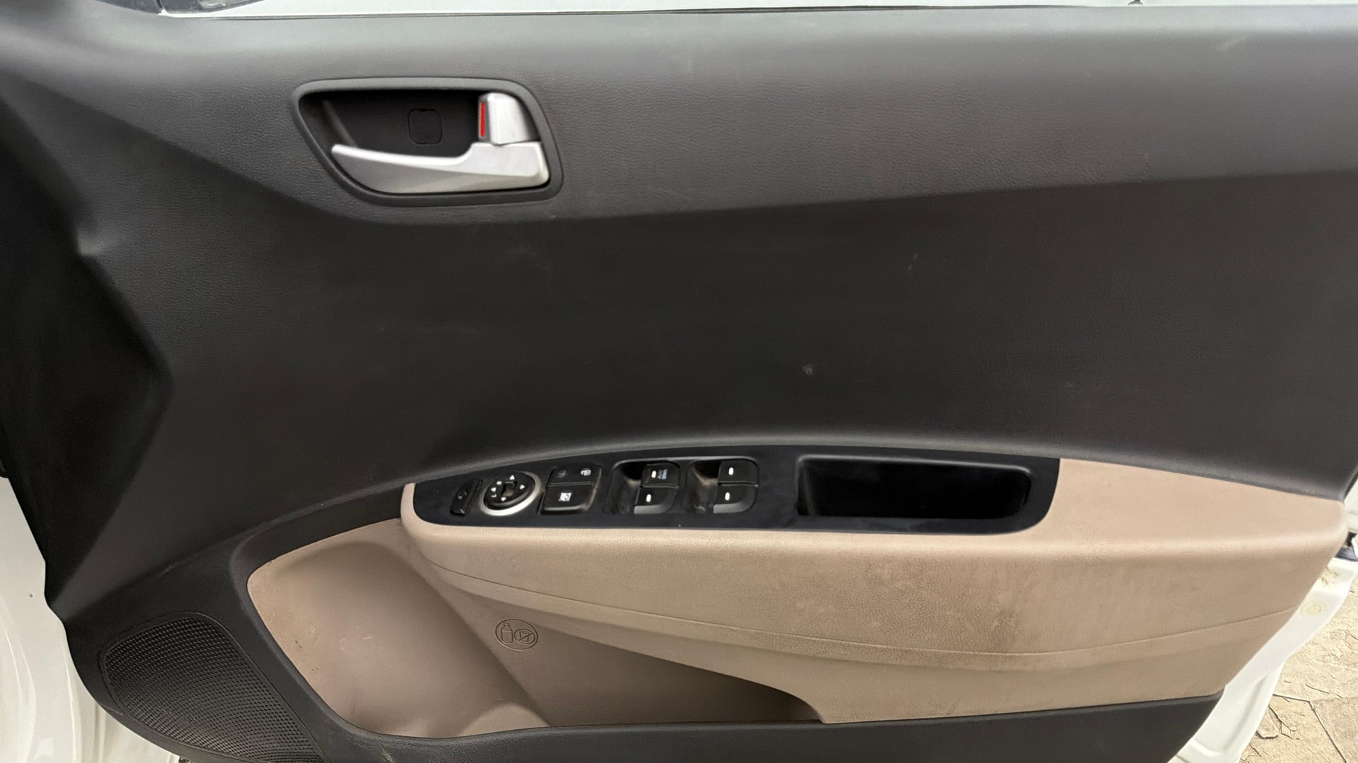 View 2019 Hyundai Grand i10 Sportz 1.2 Kappa Image 37 Used 2019 Hyundai Grand i10 Sportz 1.2 Kappa Image 37