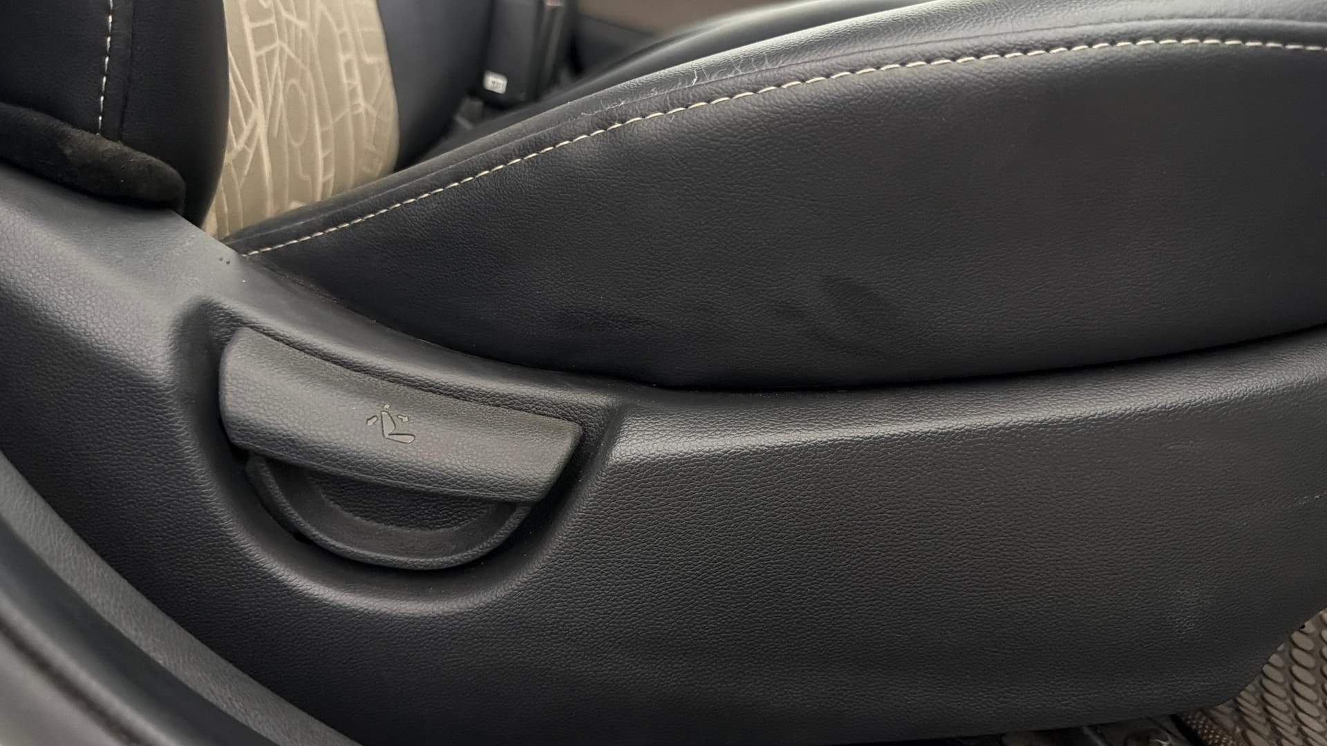 View 2019 Hyundai Grand i10 Sportz 1.2 Kappa Image 10 Used 2019 Hyundai Grand i10 Sportz 1.2 Kappa Image 10