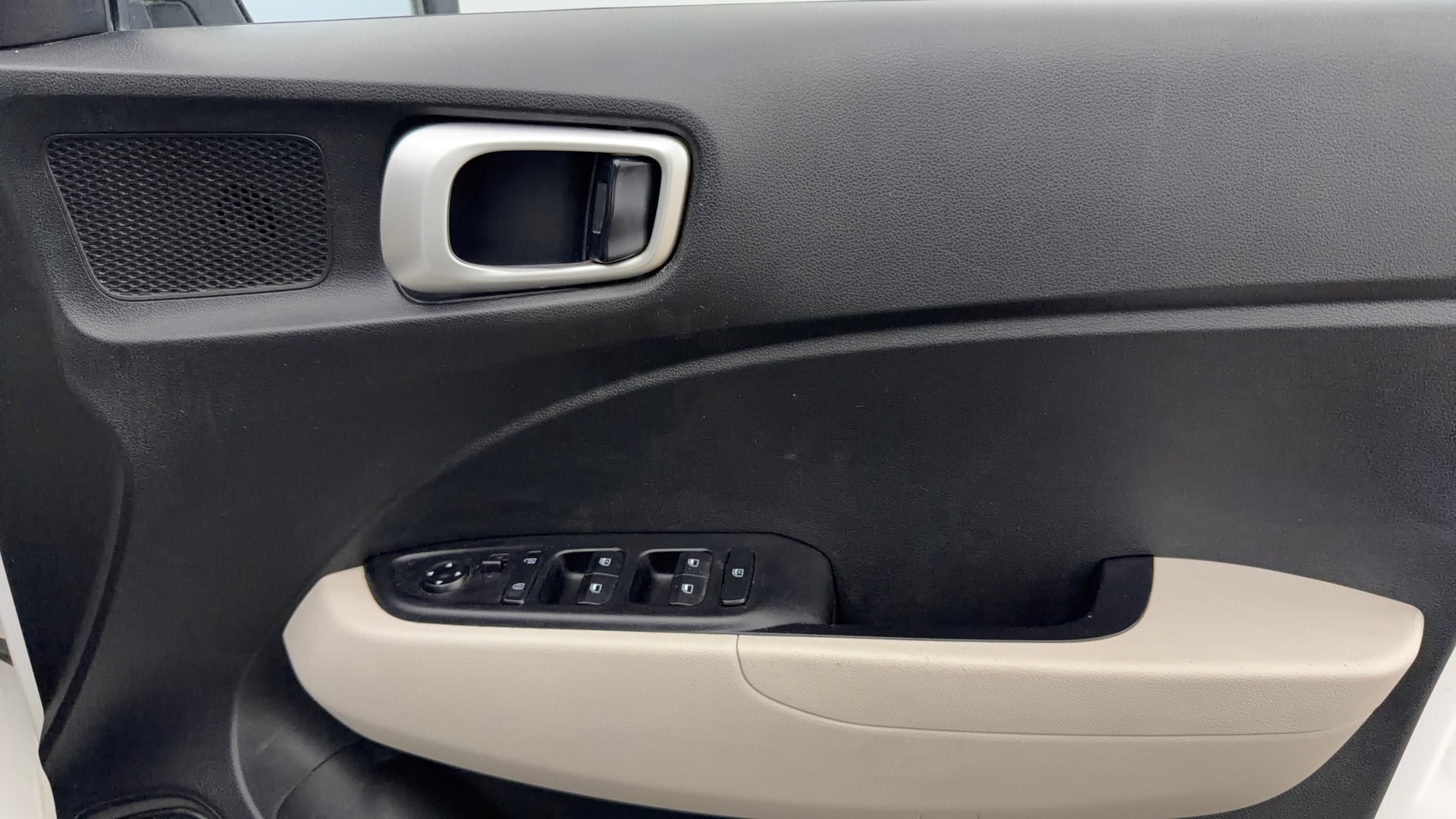 View 2022 Hyundai Venue S (O) 1.0 Turbo Petrol MT Image 39 Used 2022 Hyundai Venue S (O) 1.0 Turbo Petrol MT Image 39