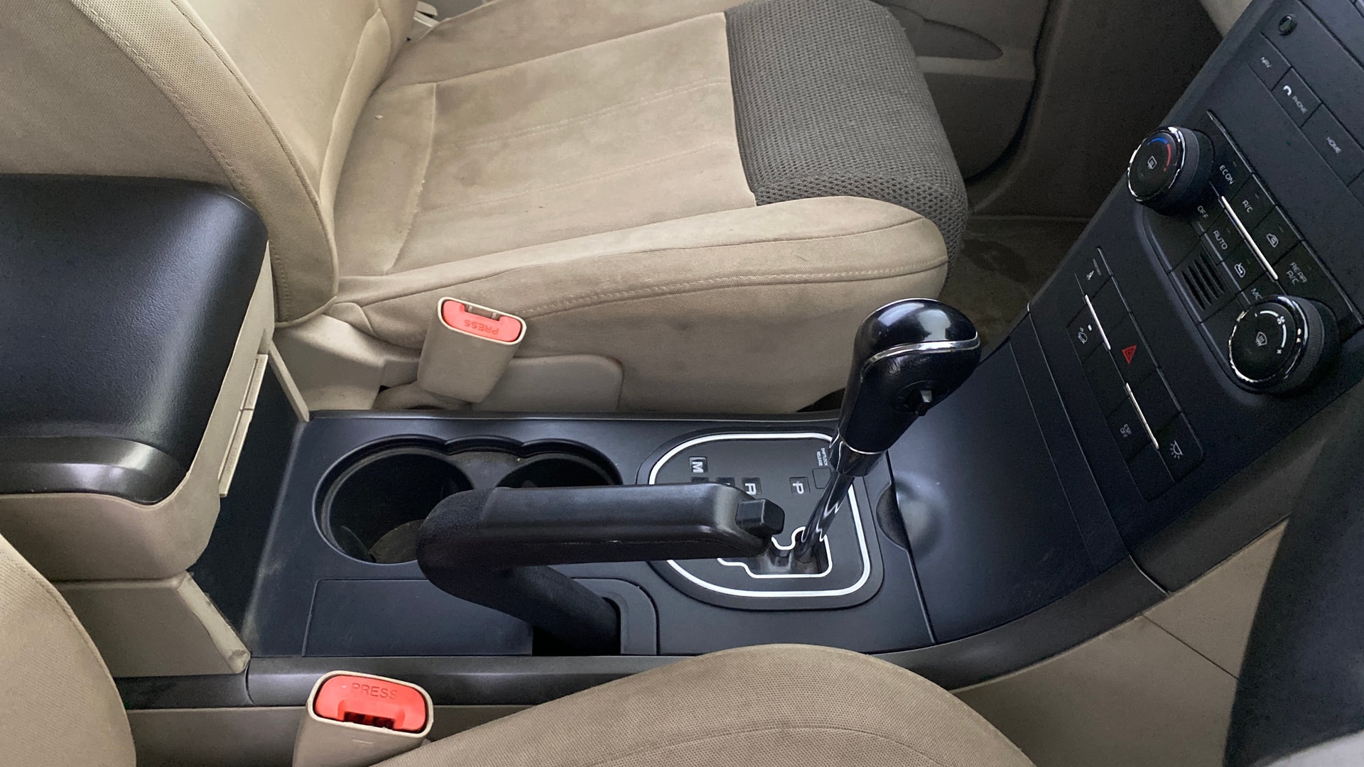 View 2018 Mahindra XUV500 W6 AT Image 39 Used 2018 Mahindra XUV500 W6 AT Image 39