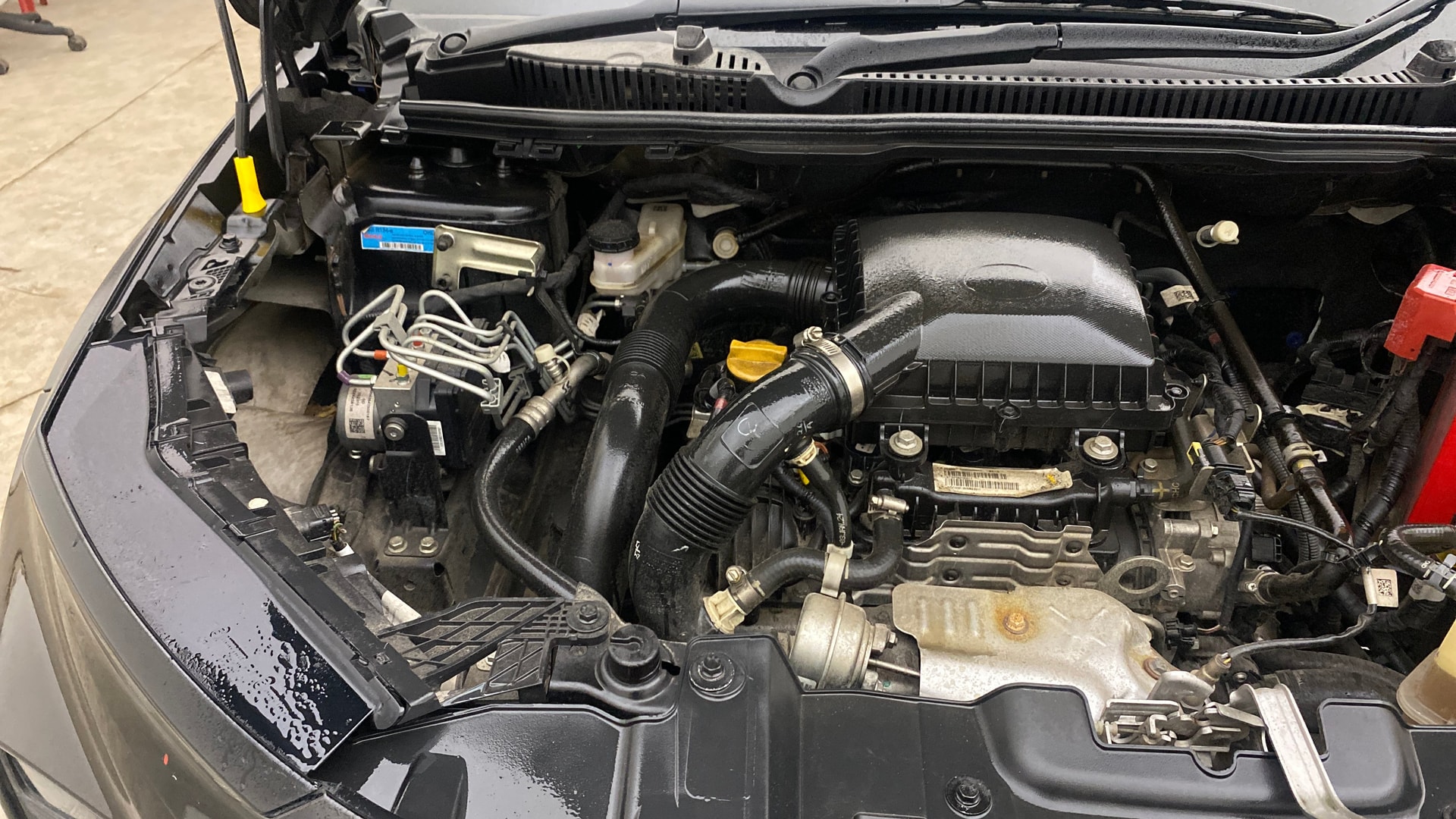 View 2024 Tata Nexon Revotron XE Image 3 Used 2024 Tata Nexon Revotron XE Image 3