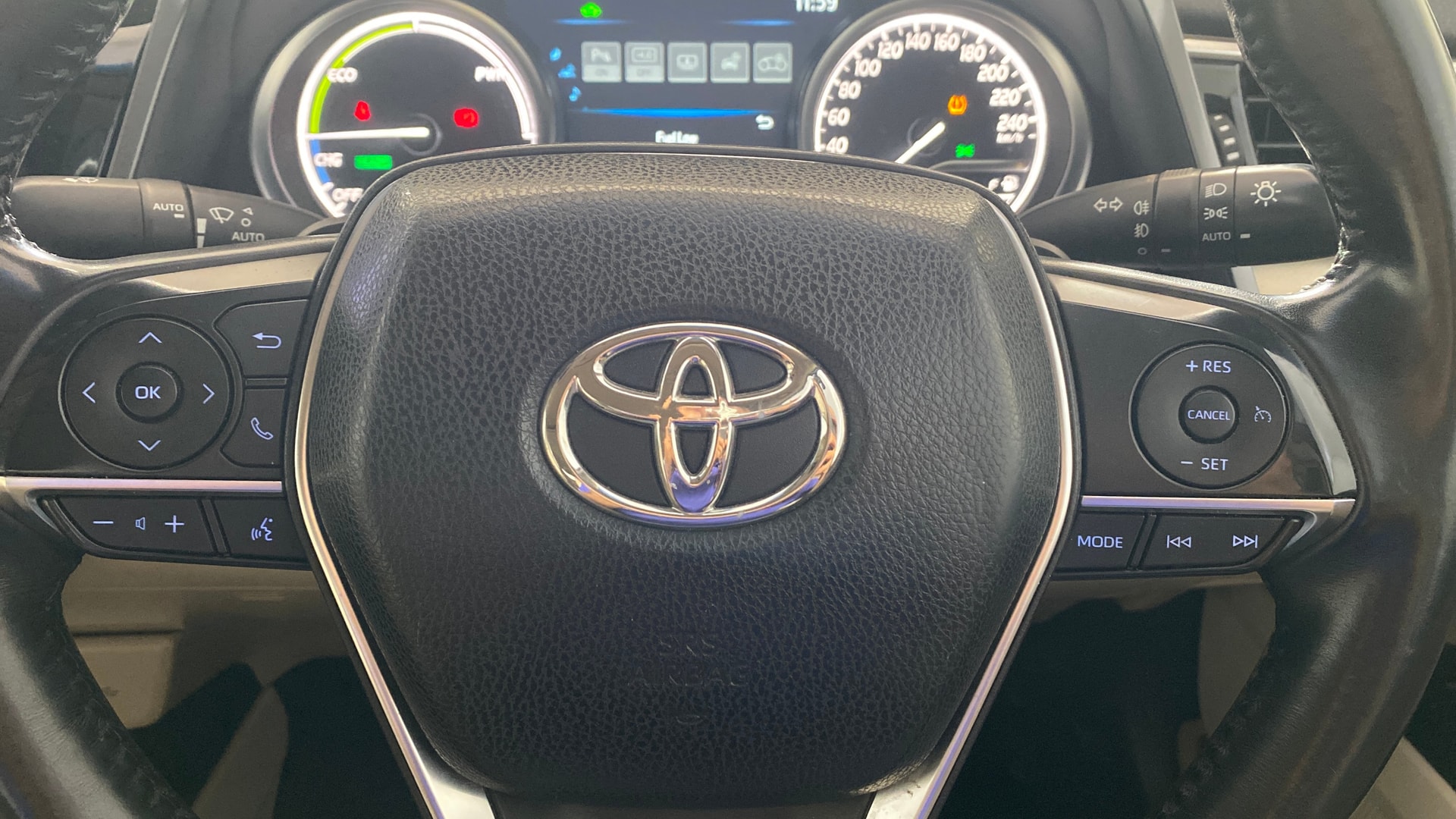 View 2022 Toyota Camry Hybrid Image 3 Used 2022 Toyota Camry Hybrid Image 3