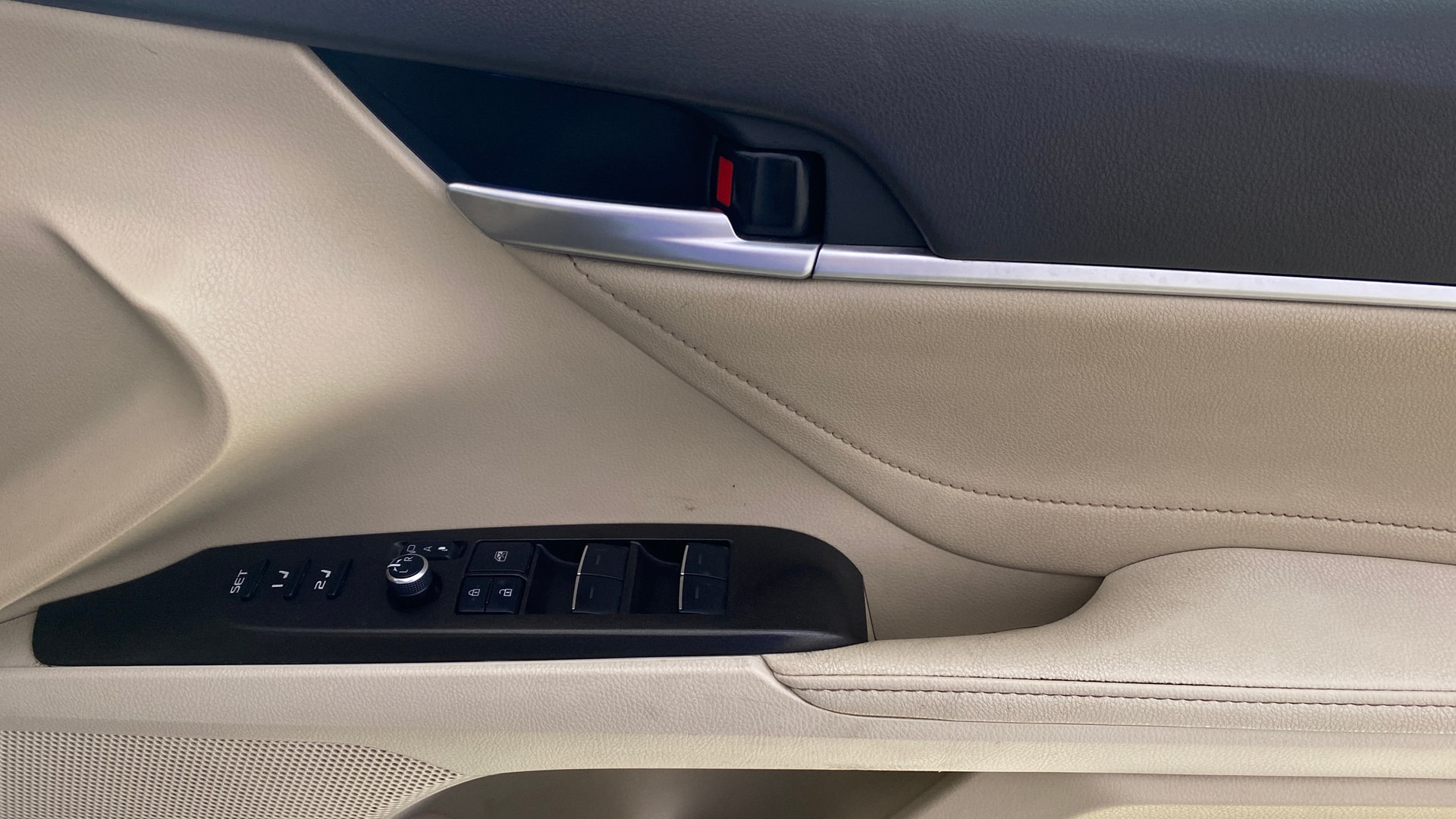 View 2022 Toyota Camry Hybrid Image 35 Used 2022 Toyota Camry Hybrid Image 35