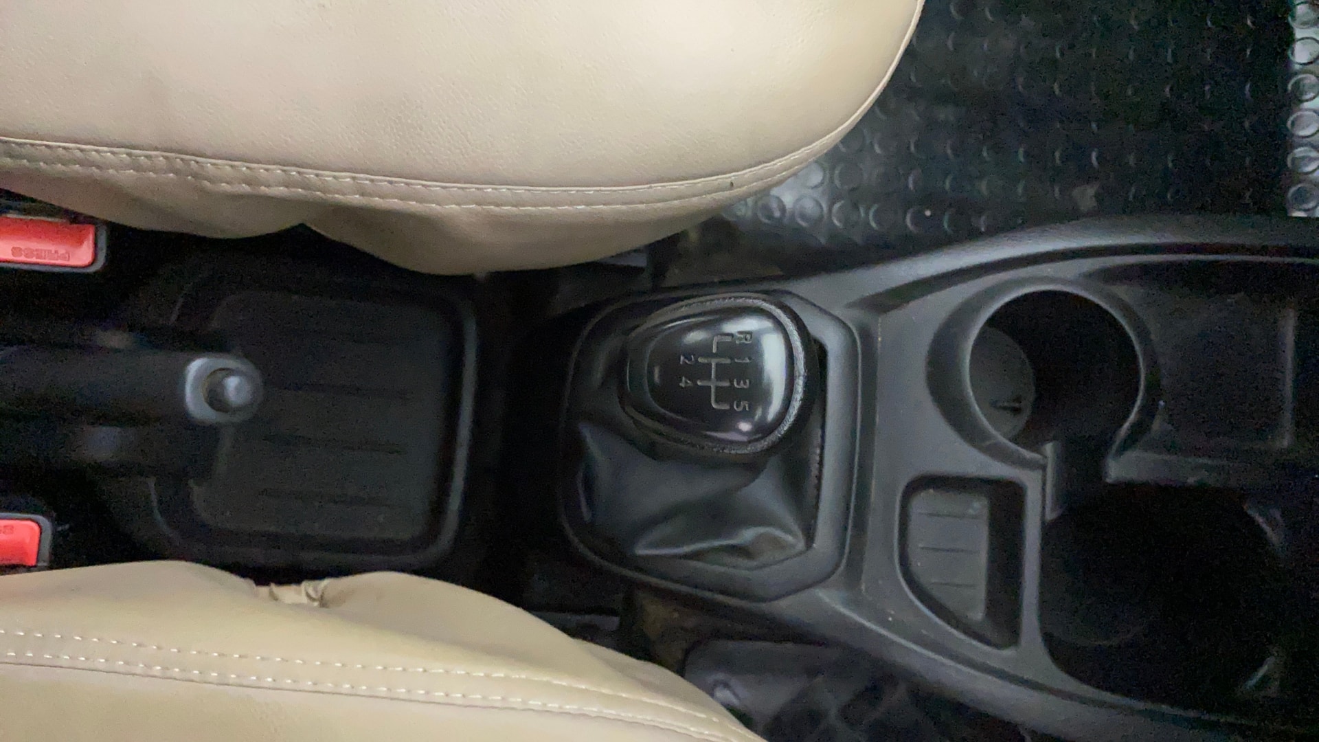 View 2018 Datsun Redi GO A Image 38 Used 2018 Datsun Redi GO A Image 38