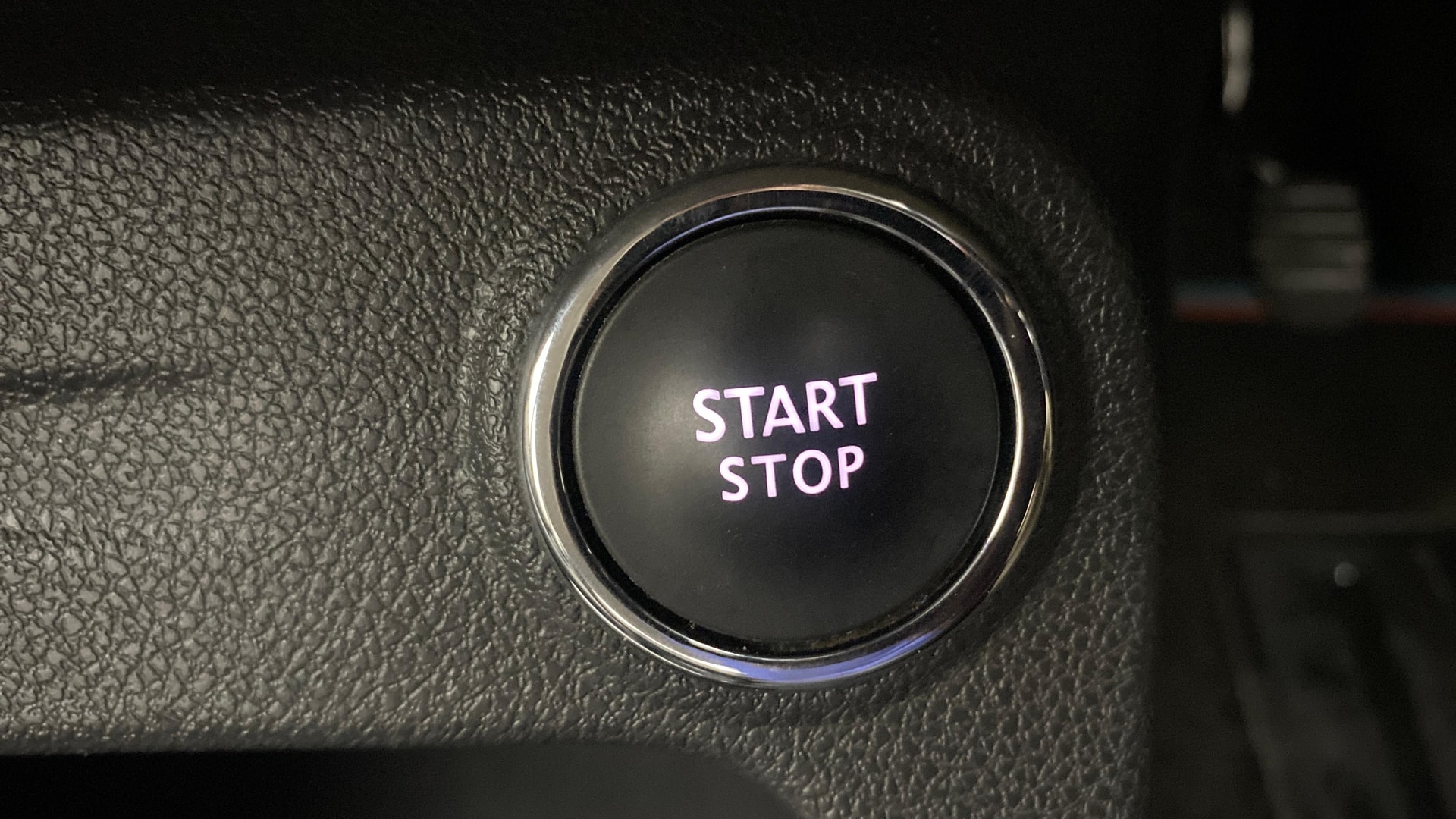 View 2020 Renault Captur Platine Petrol Dual Tone Image 34 Used 2020 Renault Captur Platine Petrol Dual Tone Image 34