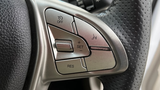 View Mahindra XUV300 Image 3 Used Mahindra XUV300 Image 3