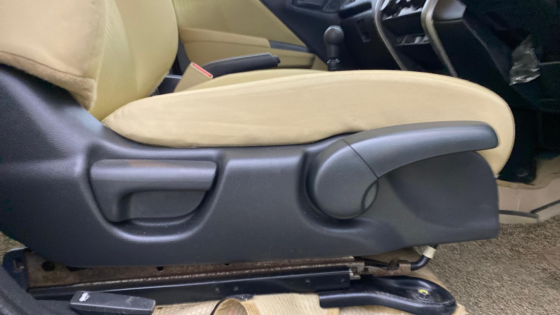 View 2015 Honda City ZX MT Diesel Anniversary Edition Image 18 Used 2015 Honda City ZX MT Diesel Anniversary Edition Image 18