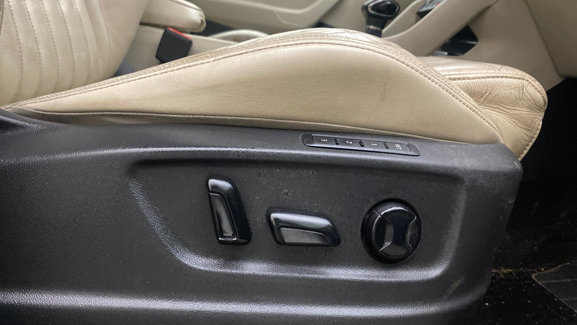 View 2021 Skoda Karoq Style AT Image 11 Used 2021 Skoda Karoq Style AT Image 11