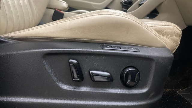 View Skoda Karoq Image 11 Used Skoda Karoq Image 11