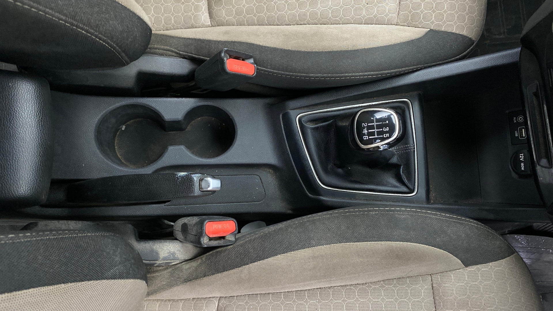View 2016 Hyundai Elite i20 1.4 Asta Option Diesel BS IV Image 39 Used 2016 Hyundai Elite i20 1.4 Asta Option Diesel BS IV Image 39