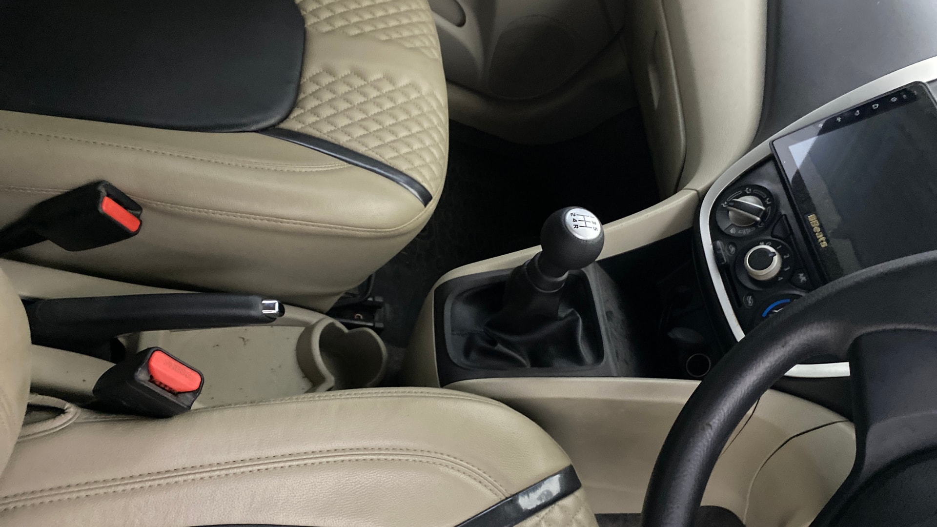 View 2020 Maruti Suzuki 1000 Base Variant Image 38 Used 2020 Maruti Suzuki 1000 Base Variant Image 38
