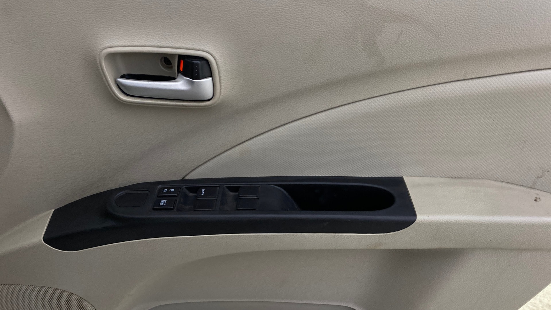 View 2020 Maruti Suzuki 1000 Base Variant Image 33 Used 2020 Maruti Suzuki 1000 Base Variant Image 33
