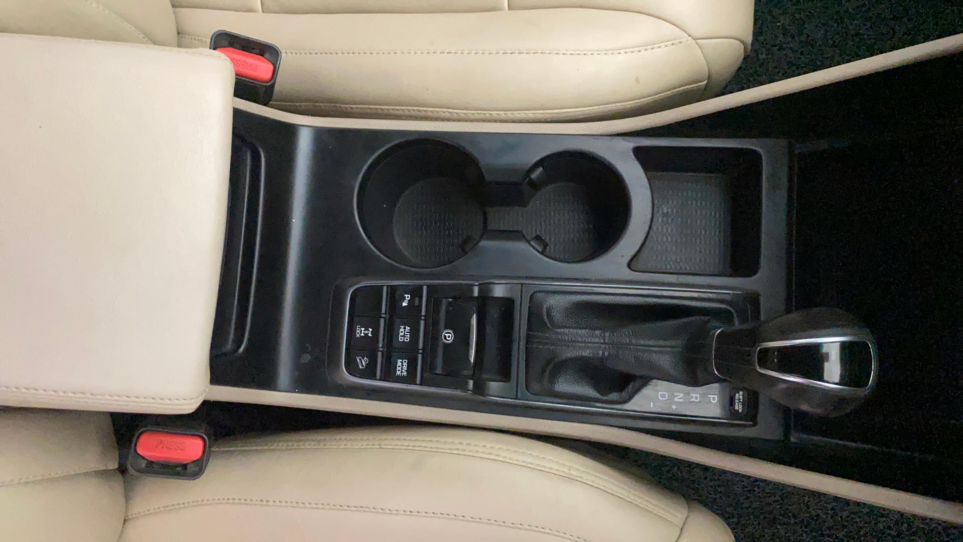 View 2018 Hyundai Tucson R 2.0 6-Speed Automatic GL BS IV Image 40 Used 2018 Hyundai Tucson R 2.0 6-Speed Automatic GL BS IV Image 40