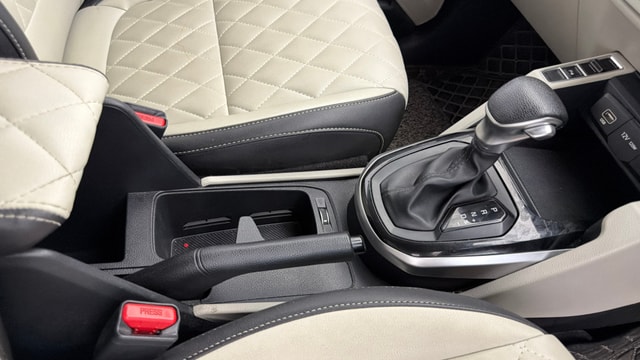 View Kia Carens Image 43 Used Kia Carens Image 43