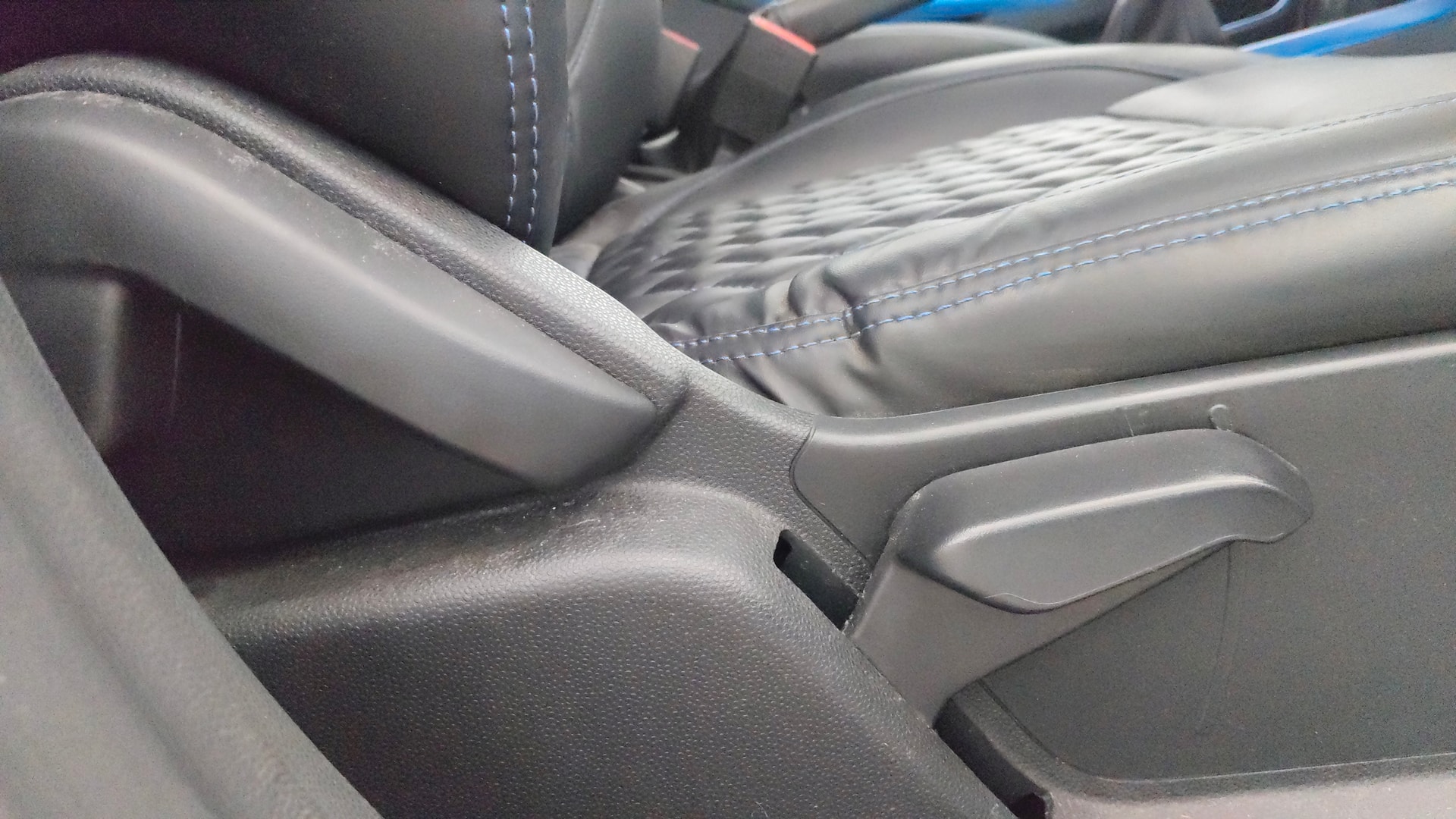 View 2019 Ford EcoSport 1.5 TDCi Diesel Ambiente BS IV Image 18 Used 2019 Ford EcoSport 1.5 TDCi Diesel Ambiente BS IV Image 18