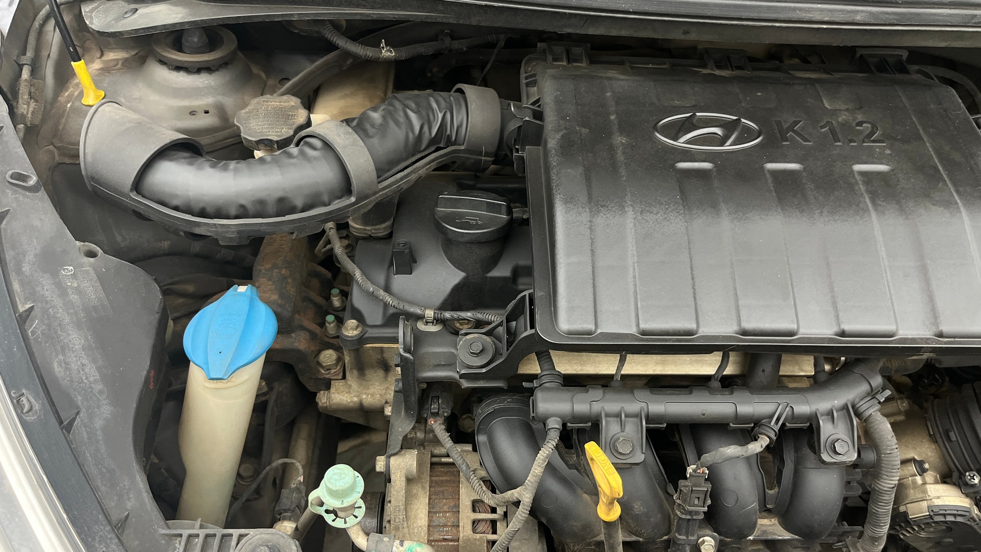 View 2017 Hyundai Grand i10 1.2 Sportz(O) Petrol Image 4 Used 2017 Hyundai Grand i10 1.2 Sportz(O) Petrol Image 4