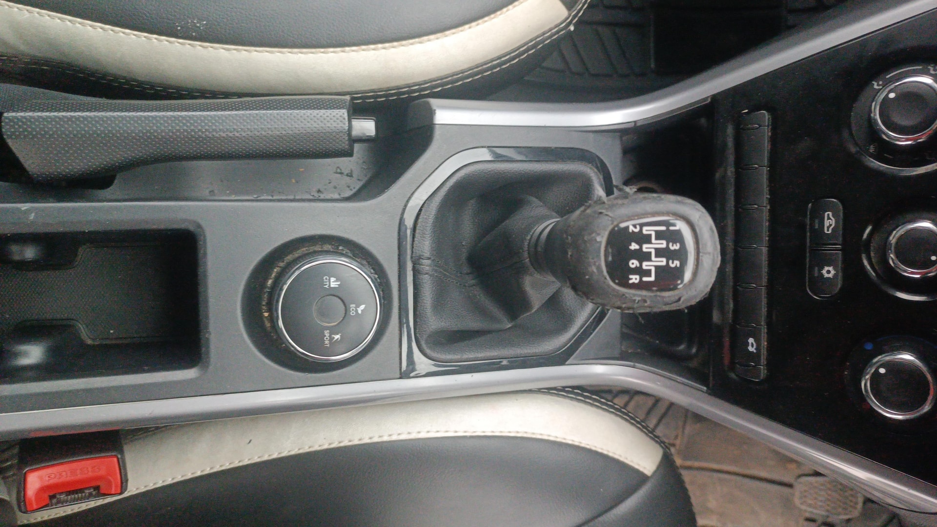 View 2020 Tata Nexon Revotron XM Image 38 Used 2020 Tata Nexon Revotron XM Image 38