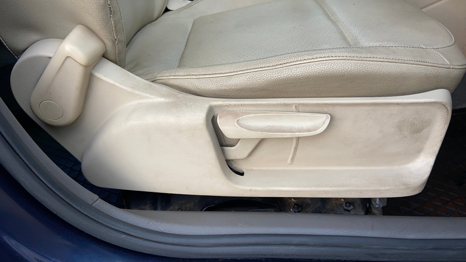 View 2015 Volkswagen Vento 1.2 L TSI Comfortline Petrol AT Image 18 Used 2015 Volkswagen Vento 1.2 L TSI Comfortline Petrol AT Image 18